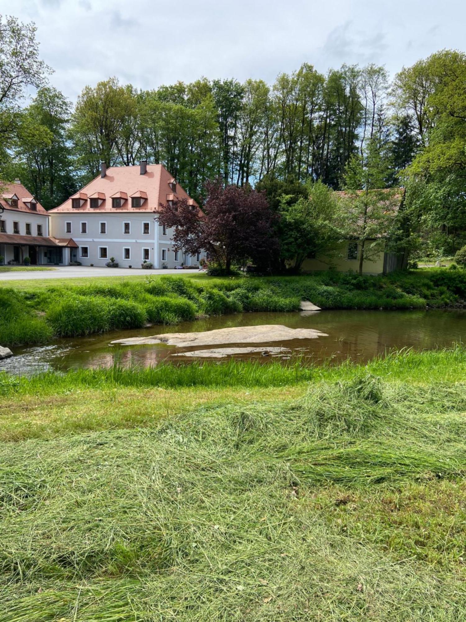 Landhotel Kahrmuehle Pressath Екстериор снимка